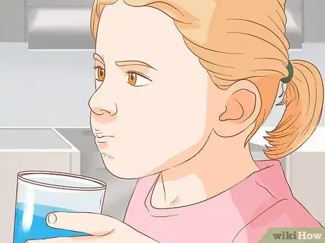 Imagen titulada Stop Tongue Bleeding Step 7