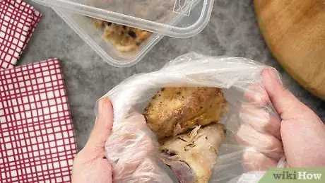 Imagen titulada Tell if Chicken Is Bad Step 12