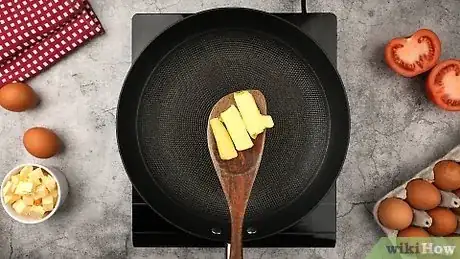 Imagen titulada Make Sunny Side up Eggs Step 1