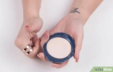 Imagen titulada Apply Powder Foundation Step 11