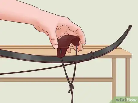 Imagen titulada String a Recurve Bow Step 4