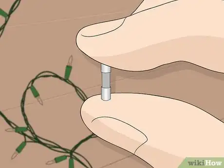 Imagen titulada Fix Christmas Lights Step 5