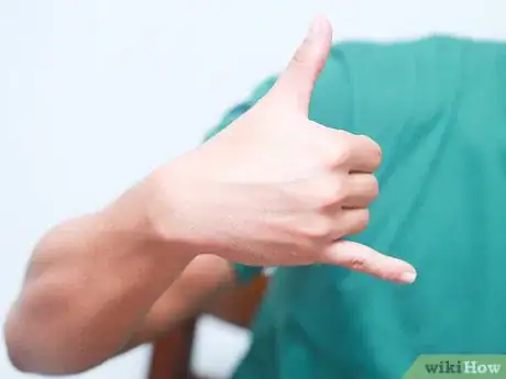 Imagen titulada Say Your Name in Sign Language Step 8