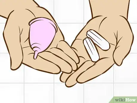 Imagen titulada Not Be Afraid the First Time You Use a Tampon Step 1
