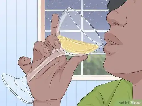 Imagen titulada Hold a Champagne Glass Step 6