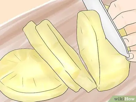 Imagen titulada Eat a Pineapple Step 3