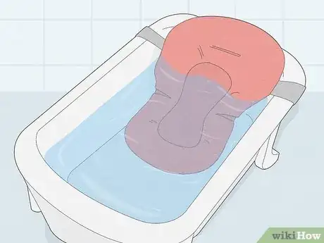 Imagen titulada Bathe an Infant Step 4
