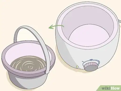 Imagen titulada Clean a Wax Pot Step 3