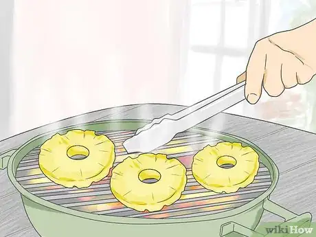 Imagen titulada Eat a Pineapple Step 9