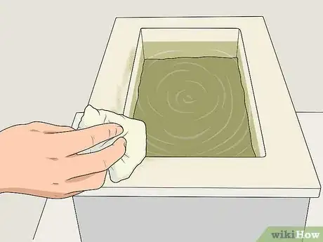Imagen titulada Clean a Wax Pot Step 11