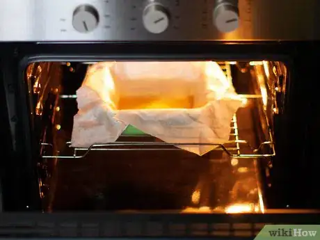 Imagen titulada Make a Quick and Easy Cake Step 8
