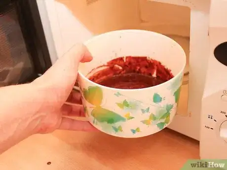 Imagen titulada Make a Drip Cake Step 8