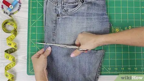 Imagen titulada Make a Denim Purse Step 1