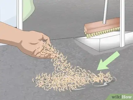 Imagen titulada Clean Hydraulic Fluid from Asphalt Step 12