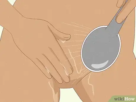 Imagen titulada Shave Your Bikini Area with Coconut Oil Step 11