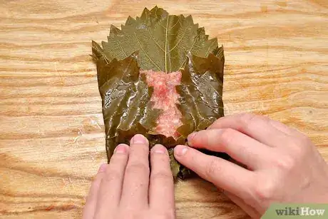 Imagen titulada Make Dolma (Grape Leaves Roll) Step 3