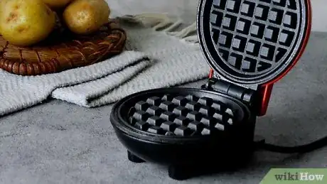 Imagen titulada Make Waffle Fries Step 14
