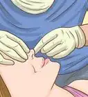cambiar un arete de nariz