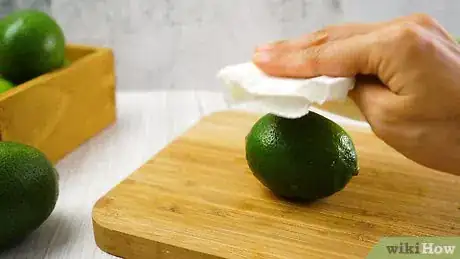 Imagen titulada Zest a Lime Step 13