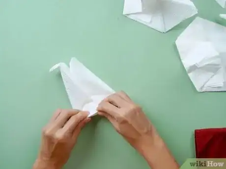 Imagen titulada Fold a Napkin Into a Swan Step 14
