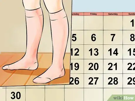 Imagen titulada Put on Compression Stockings Step 13