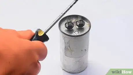 Imagen titulada Check a Start Capacitor Step 4