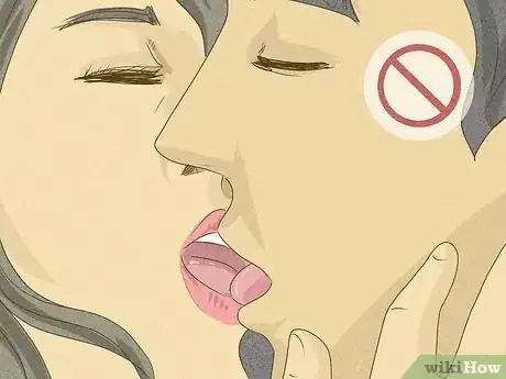 Imagen titulada Have a Memorable First Kiss Step 12