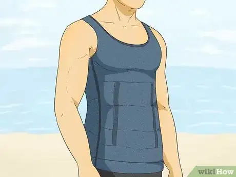 Imagen titulada Hide Gynecomastia at the Beach Step 1