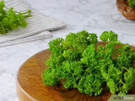 Imagen titulada Dry Parsley Step 8