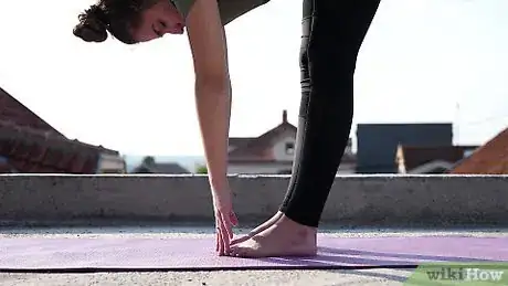Imagen titulada Stretch Your Inner Thighs Step 1