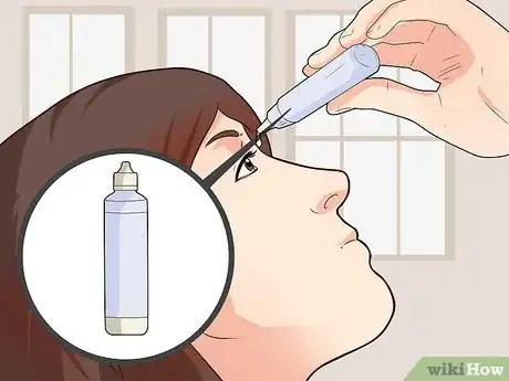 Imagen titulada Remove a Speck From Your Eye Step 6