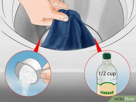 Imagen titulada Get Oil Stains Out of Jeans Step 10