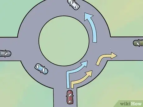 Imagen titulada Navigate a Roundabout Step 7