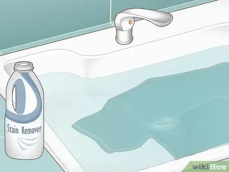 Imagen titulada Get Deodorant Off Your Clothes Step 5