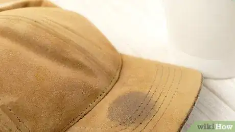 Imagen titulada Wash a Baseball Cap by Hand Step 13