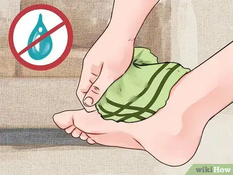 Imagen titulada Prevent Foot Blisters Step 7