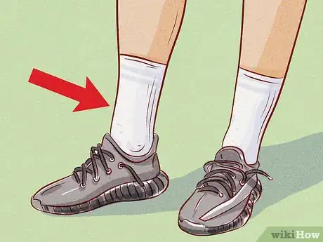 Imagen titulada Wear Yeezys Step 10