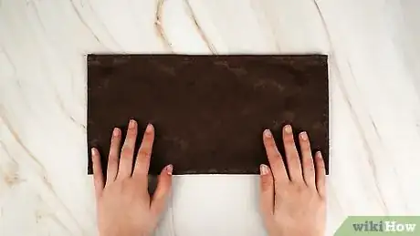 Imagen titulada Fold Napkins in a Fancy Formal Style Step 22