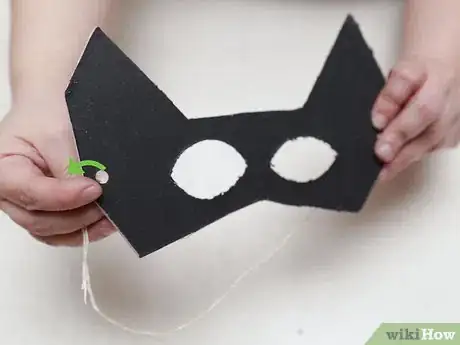 Imagen titulada Make a Batman Mask Step 10