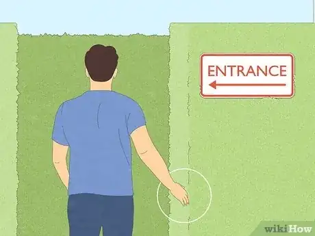 Imagen titulada Find Your Way Through a Maze Step 1
