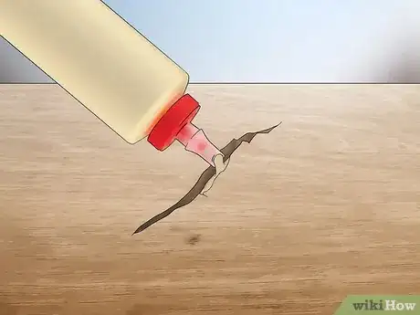Imagen titulada Fill Cracks in Wood Step 8