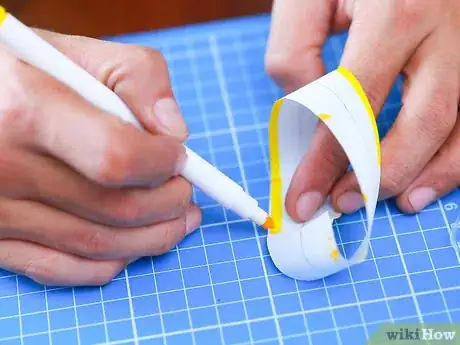 Imagen titulada Make a Mobius Strip Step 4
