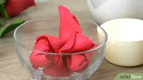 Imagen titulada Make Rose Petal Perfume Step 9