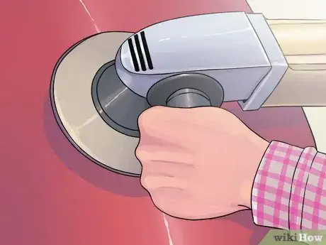 Imagen titulada Wax Your Car Step 8
