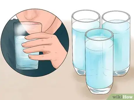 Imagen titulada Get Rid of Chapped Lips Step 1