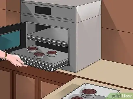 Imagen titulada Make a Volcano Cake Step 8