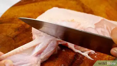 Imagen titulada Cut up a Whole Chicken Step 18