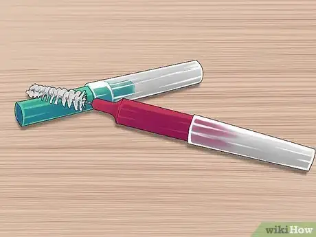 Imagen titulada Floss With Braces Step 14