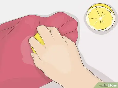 Imagen titulada Get Toothpaste out of Clothes Step 8