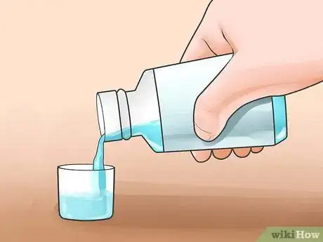 Imagen titulada Use Mouthwash Properly Step 1
